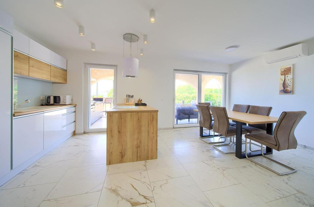 Rasopasno Holiday House Sea & Sun Residence מראה חיצוני תמונה